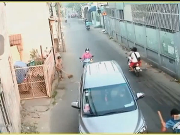 Video: Người đàn ông bị côn đồ tấn công kinh hoàng ở Hóc Môn