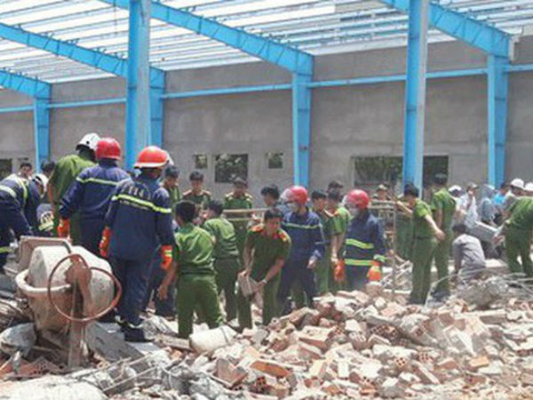 Vụ sập tường làm 8 người thương vong ở Vĩnh Long: Thi công sai kỹ thuật?