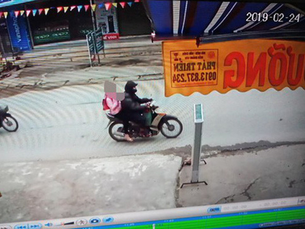 'Yêu râu xanh' xâm hại bé gái ở vườn chuối ôm mặt khóc nức nở