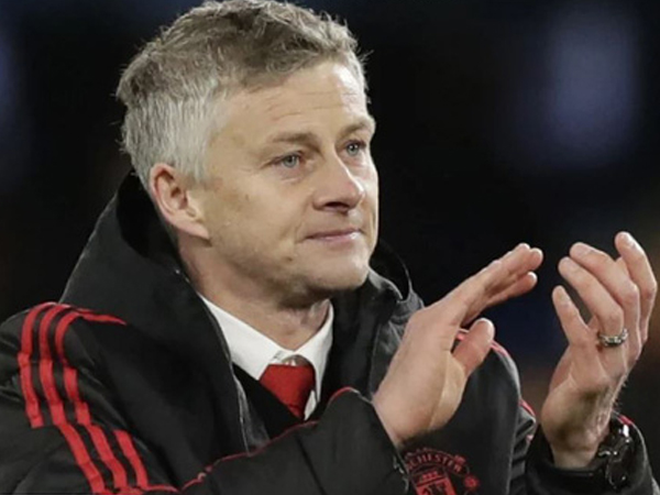 Beckham bảo vệ Solskjaer sau khi 'quỷ đỏ' rơi đài ở Cúp FA