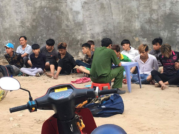 Bị quỵt 200.000 đồng, gọi hàng chục đàn em mang hung khí đi thanh toán đối thủ