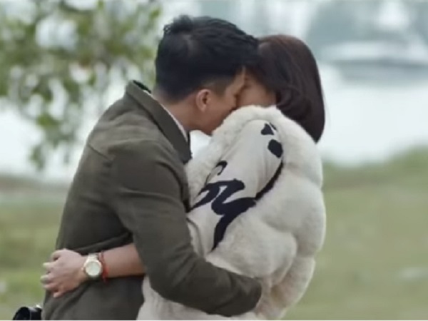 Khán giả 'phát sốt' vì nụ hôn mãnh liệt của Lưu Đê Ly và Huỳnh Anh trong Chạy trốn thanh xuân