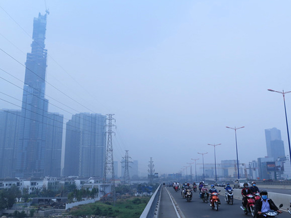 Không khí rơi vào 'vùng cam'