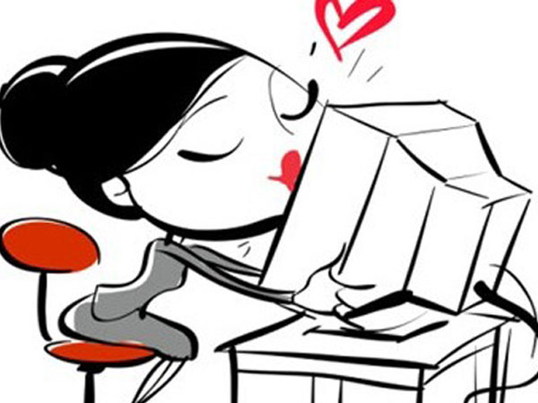 Ức chế khi vợ yêu đương đắm đuối với một người lạ trong máy tính