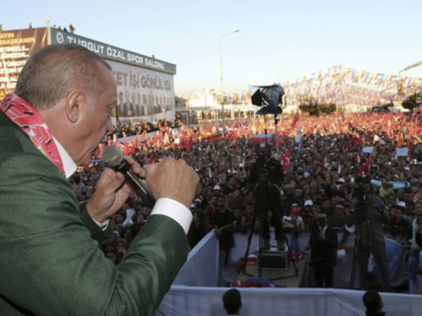 Ông Erdogan 'gây bão' khi dùng video khủng bố New Zealand vận động tranh cử