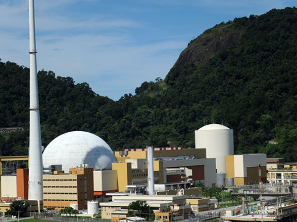 Băng đảng ma túy Brazil tấn công đoàn xe chở nhiên liệu hạt nhân
