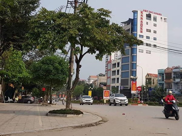 Côn đồ xứ Thanh nổ súng gây náo loạn đường phố