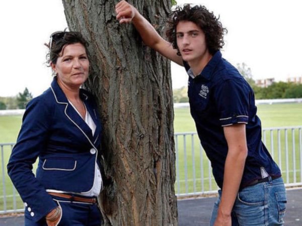 Mẹ Rabiot cáo buộc PSG 'cầm tù' con trai mình