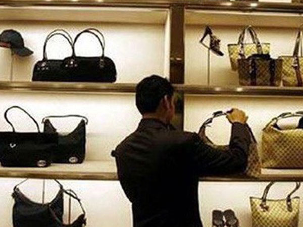 Người Việt mua hàng cao cấp như thế nào?