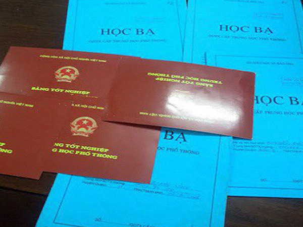Xôn xao thông tin Phó Chánh Văn phòng Huyện ủy không có bằng cấp 3