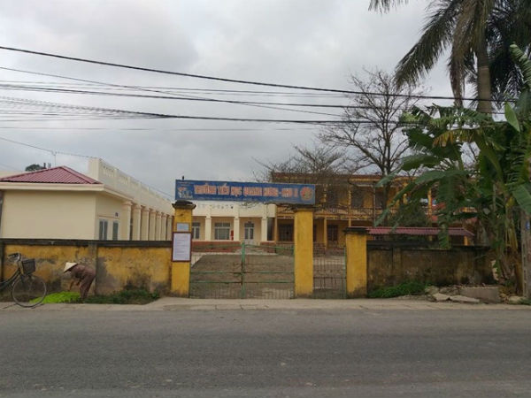 Người đàn ông tự tử sau khi bị tố quấy rối tình dục nhiều học sinh
