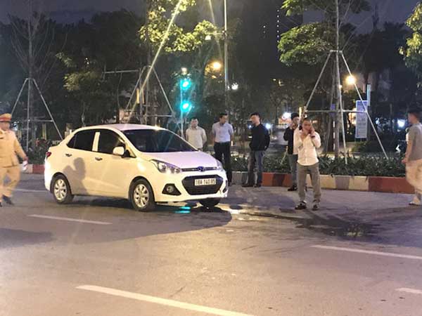 Vụ tài xế Hyundai 'lấy đồ' đâm thanh niên đi xe máy: Nạn nhân bị thủng trực tràng, gan