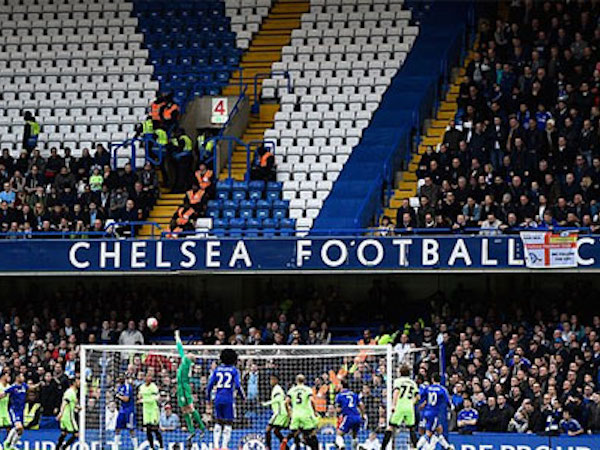 CĐV Chelsea bán vé, muốn CLB sa thải Sarri