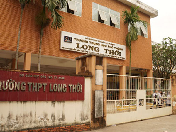 Cô giáo không giảng bài ở Sài Gòn: 'Tôi không ném vở học sinh'