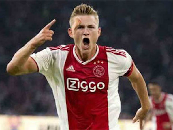De Ligt nhắc nhở siêu cò Raiola chỉ được gật đầu với Barca
