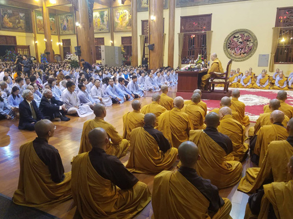 Thanh quy chùa Ba Vàng: Mỗi ngày ăn 1 bữa, nửa tháng tắm 1 lần