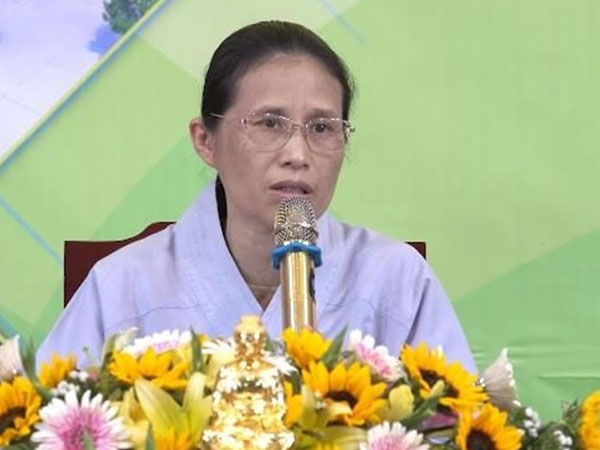 Video: Bà Phạm Thị Yến ở Ba Vàng tiết lộ choáng váng về bệnh sùi mào gà