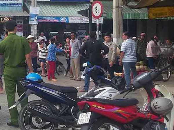 Mâu thuẫn bán hàng, thanh niên dùng tuýp sắt đánh 3 chị em nhập viện