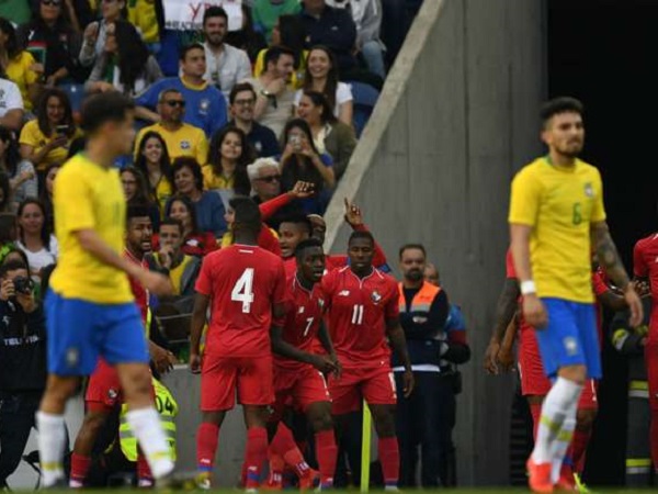 Vắng Neymar, ĐT Brazil bị 'nhược tiểu' cầm hòa