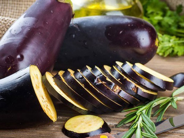 10 loại rau củ nấu không kỹ sẽ chứa độc tính hơn cả thạch tín