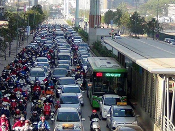 Không phân biệt giàu nghèo khi cấm phương tiện cá nhân