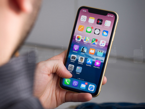 Nhà cung cấp màn hình iPhone nhận 'trái đắng' từ Apple