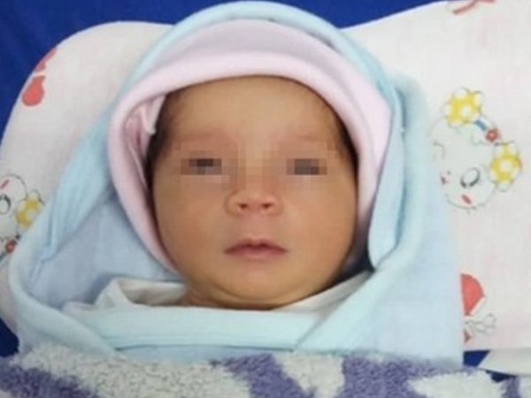 Nhận nuôi bé gái bị bỏ rơi và cuộc tranh cãi pháp lý với người mẹ vô tâm