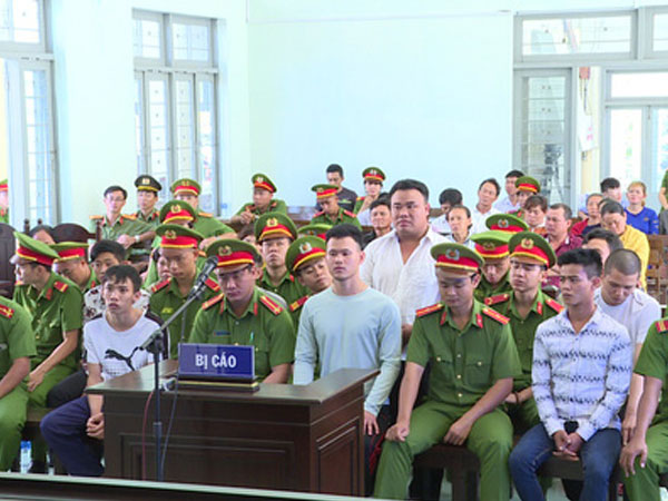 Xử phúc thẩm 13 người gây rối UBND tỉnh Bình Thuận