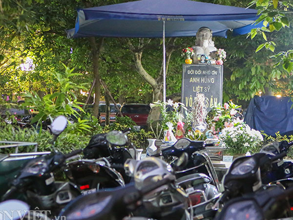 Công viên chục tỷ ở Hà Nội thành tổ hợp nhà hàng tiệc cưới, bãi xe