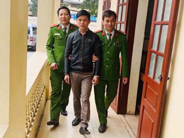Giả danh phóng viên tống tiền doanh nghiệp