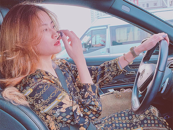 Hoàng Thùy Linh – 'đại gia ngầm' của showbiz Việt: Sở hữu biệt thự cao cấp, xe hơi sang xịn, mua hàng hiệu không tiếc tay