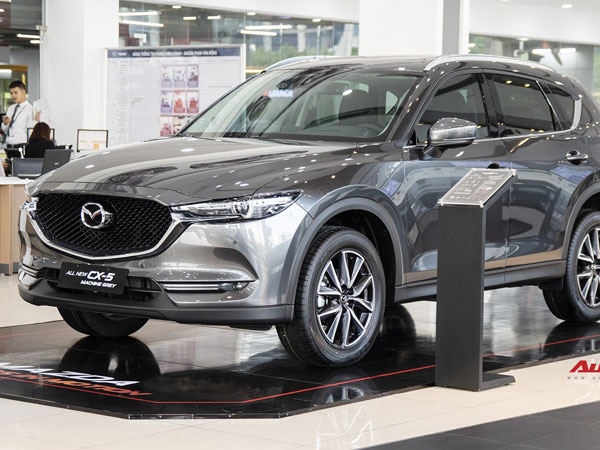 Mazda CX-5 và Honda CR-V đua giảm giá sốc tại đại lý, nhiều nhất 70 triệu đồng