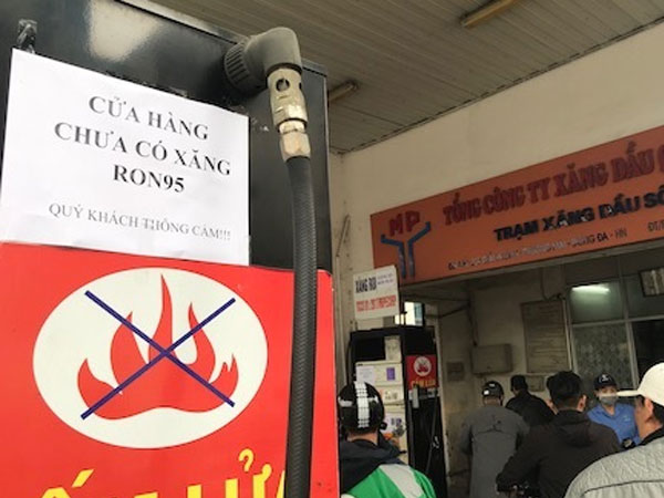 Nhiều cây xăng Hà Nội dừng bán RON 95