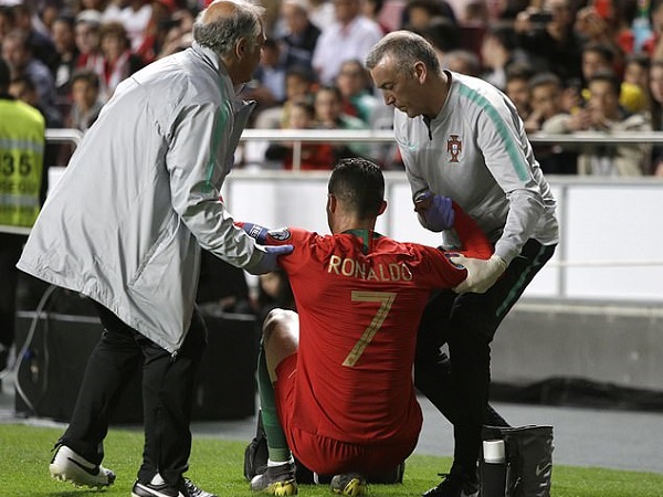 Ronaldo chấn thương, ĐT Bồ Đào Nha tiếp tục hòa thất vọng