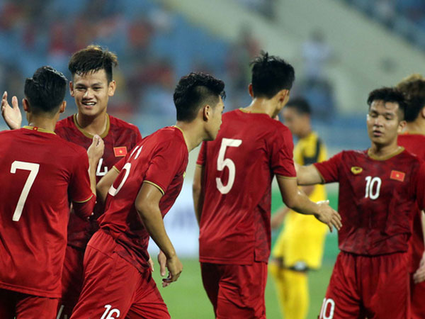 Vì sao cầu thủ U-23 VN mặc áo đấu không có tên sau lưng?