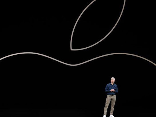 Apple dành cả sự kiện mới để 'đá đểu' Google, Facebook
