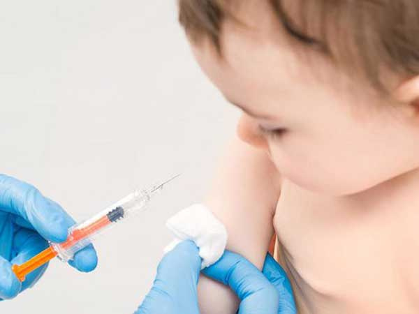 Anti vắc-xin: 'Tôi thấy lão Thần Chết đứng bên kia giường, cười khinh bỉ!'