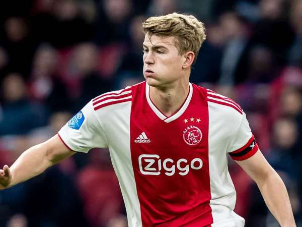 Ajax chỉ bán De Ligt cho Barcelona