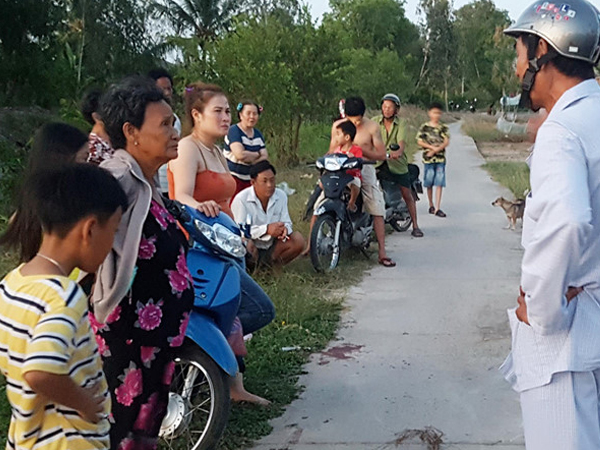 Uất ức chuyện ly hôn, người đàn ông 40 tuổi tông xe vợ cũ