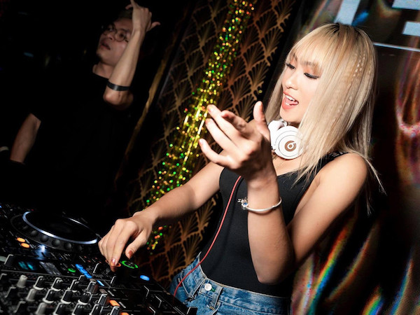 DJ nữ ở Việt Nam bị sàm sỡ, ép rượu, lừa dùng chất kích thích