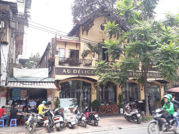 Hà Nội: Nam nhân viên nhà hàng sang trọng nghi sờ ngực và hành hung nữ đồng nghiệp