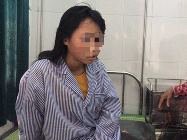 Nữ sinh lớp 9 bị đánh dã man, lột đồ: Hoàn cảnh quá đáng thương!