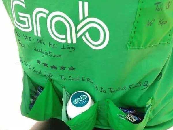 Anh tài xế được phong tặng danh hiệu 'chàng trai vàng trong làng Grab' bởi hành động siêu dễ thương này