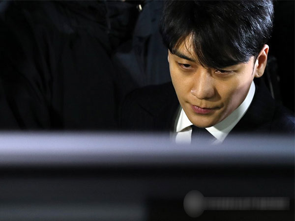 Biến căng: Cảnh sát chính thức buộc tội Seungri vì tham ô hàng trăm triệu, xác nhận có hoạt động mại dâm liên quan