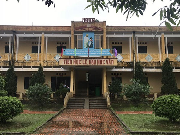 Bốn nữ sinh hành hung bạn chưa trở lại trường học