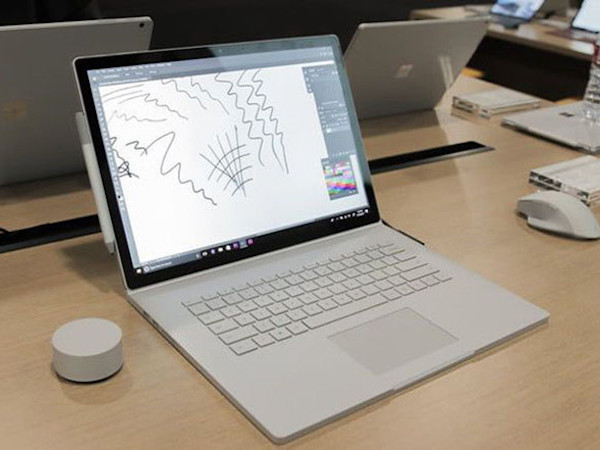 Microsoft ra mắt Surface Book 2 với CPU lõi tứ mới nhất từ Intel