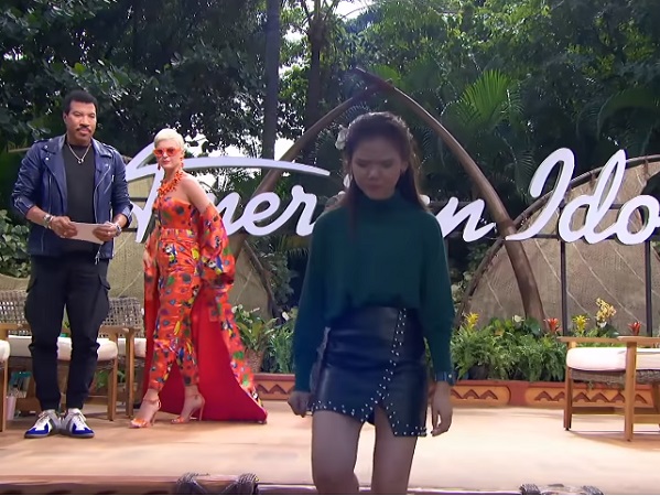 Minh Như khóc nức nở khi bị loại khỏi American Idol