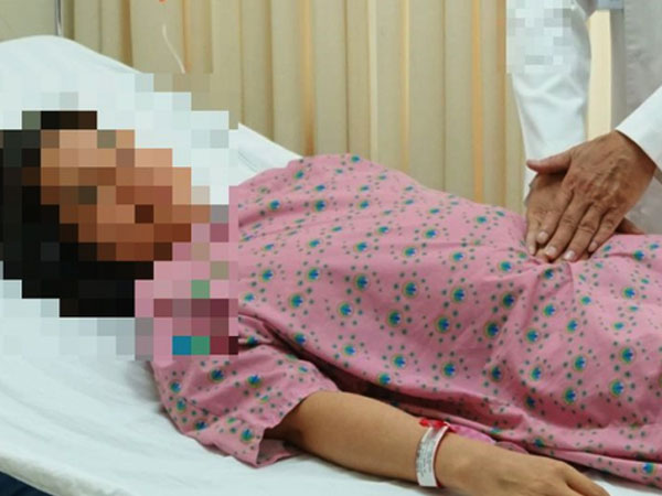 Thấy sốt về chiều và đau lưng nên đi khám ngay nếu không muốn bị bệnh khổ sở như người phụ nữ này