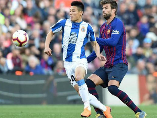 Tiền đạo Trung Quốc bị ngợp trước dàn sao của Barcelona