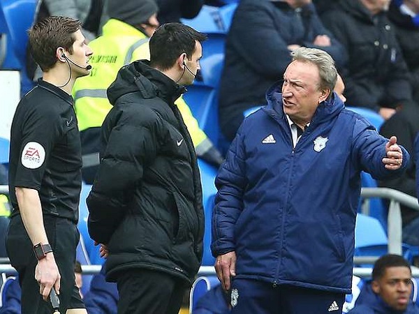 Xem lại những 'tiếng còi ma' giúp Chelsea có chiến thắng ngược trước Cardiff